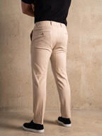 El pantalón esencial - Beige piedra
